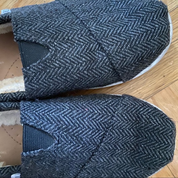Toms SherpaLined Slip on size 4Y/6 Womens preloved - Picture 2 of 6